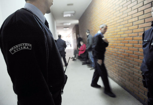 Блокада судова чим се закуне Влада!